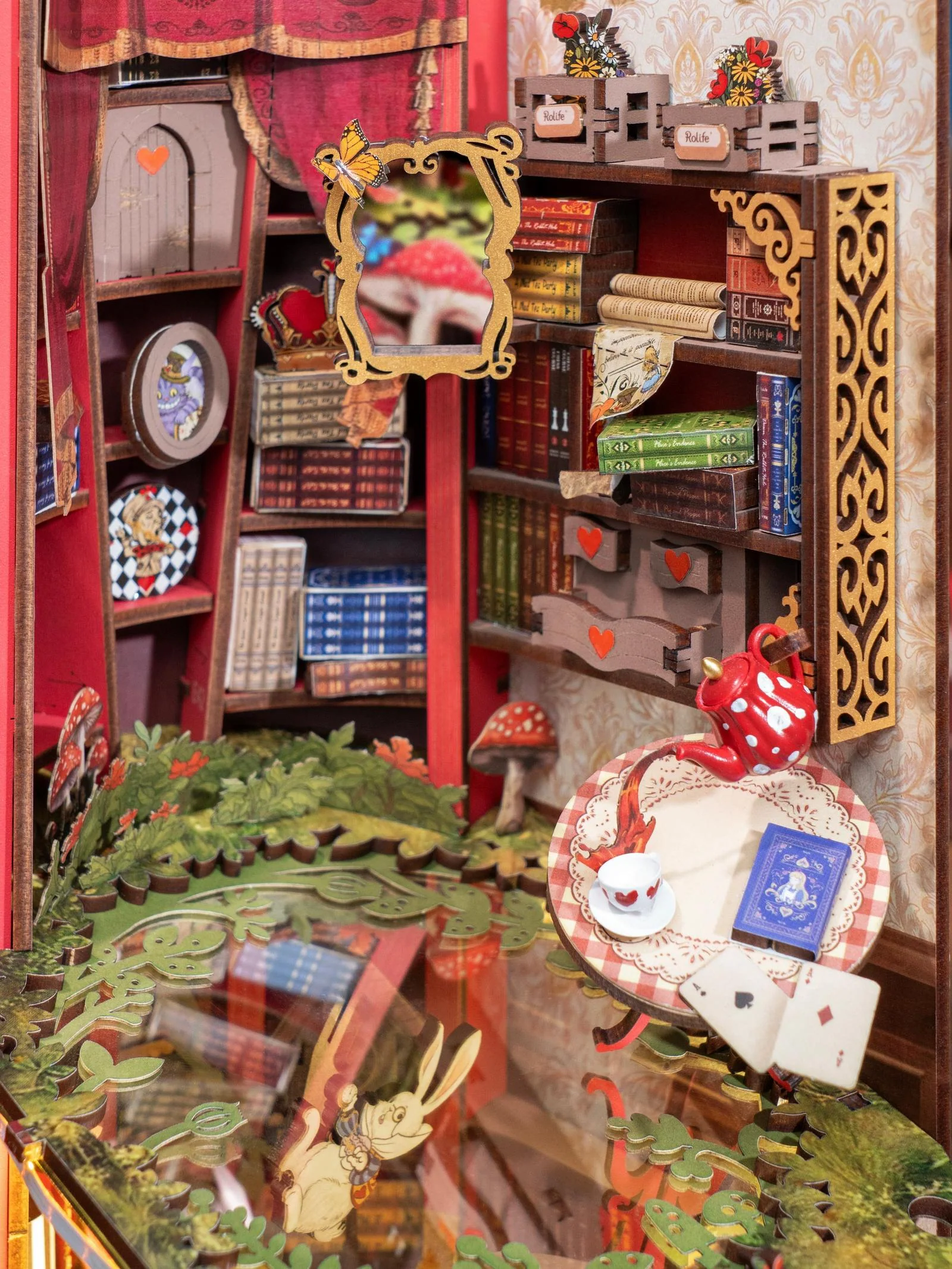 Robotime Book Nook Alice Adventure TGB12 - Image 5