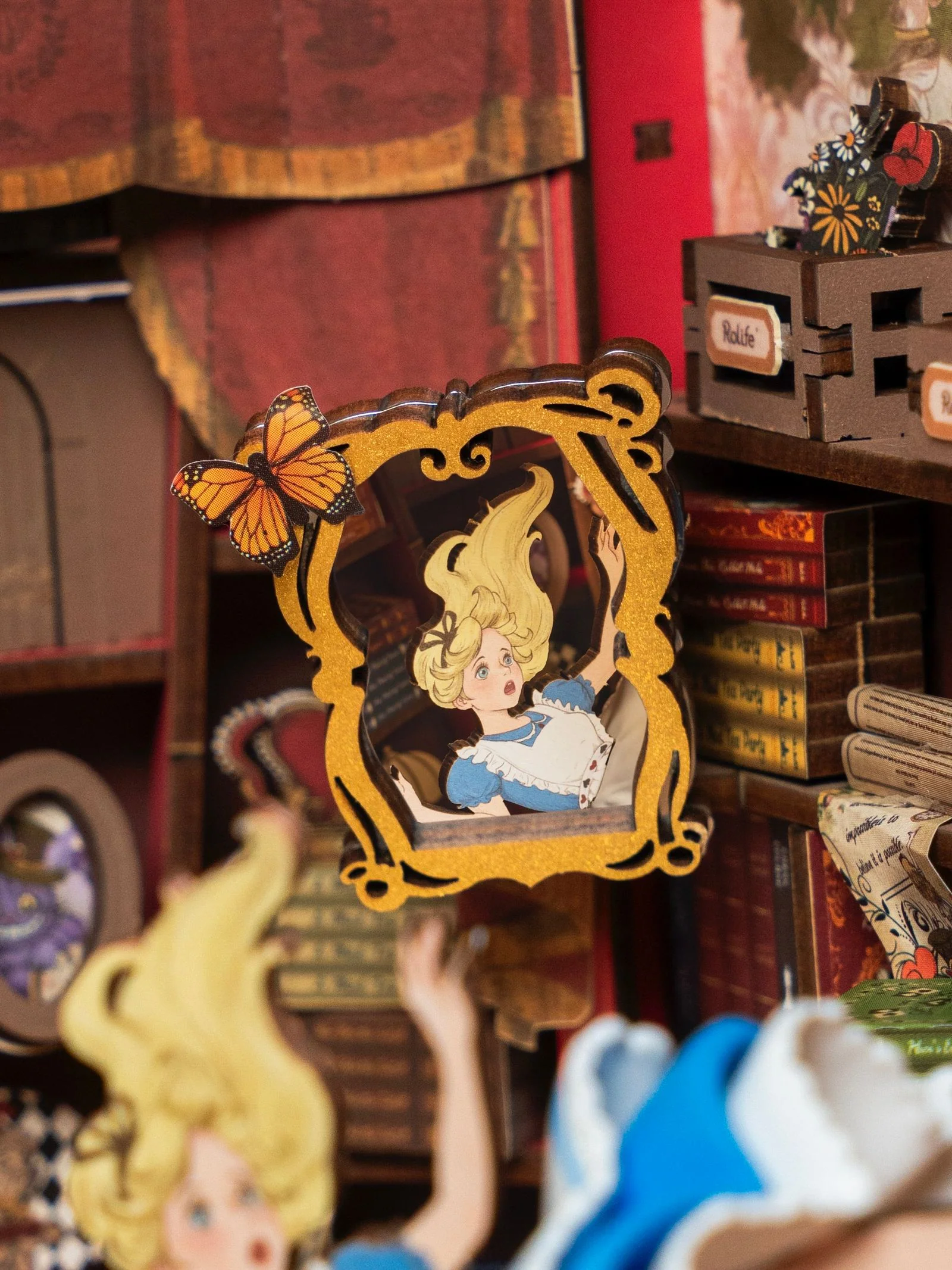 Robotime Book Nook Alice Adventure TGB12 - Image 6