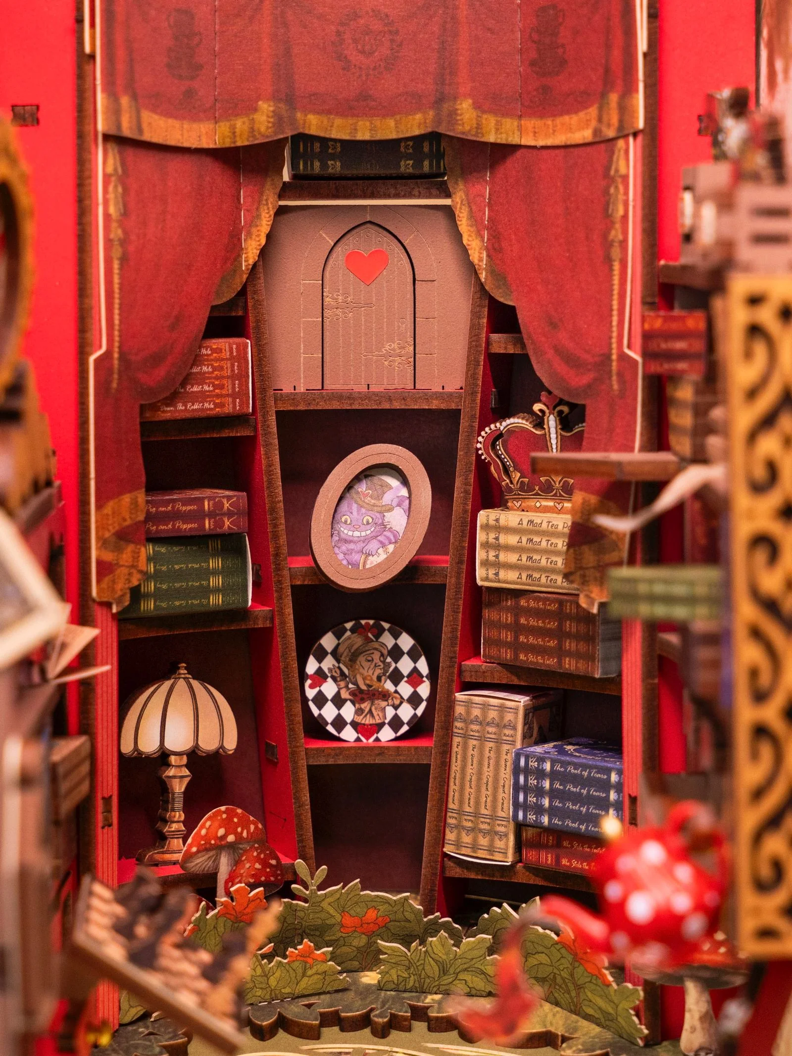 Robotime Book Nook Alice Adventure TGB12 - Image 7