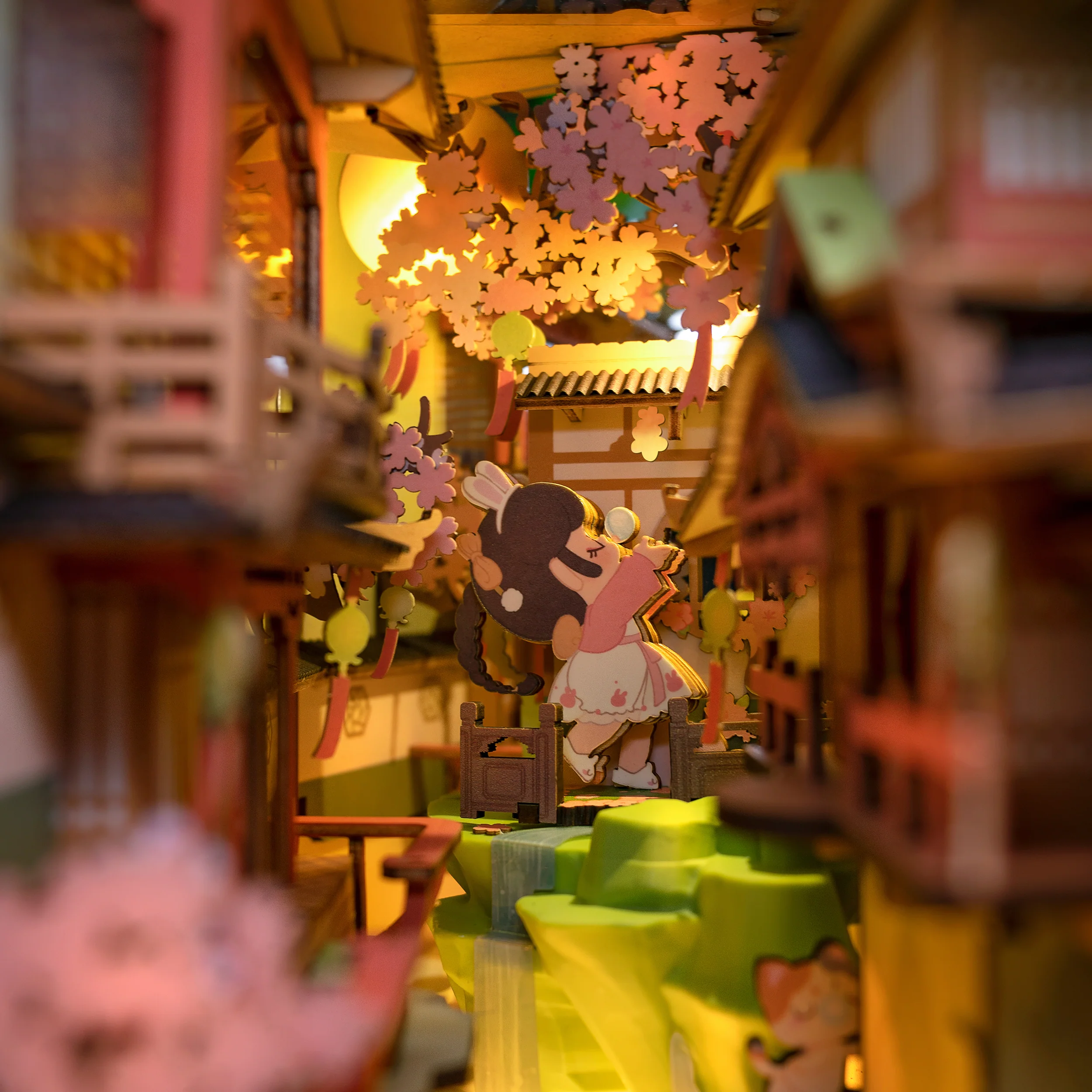 Robotime Book Nook Falling Sakura TGB05 - Image 5