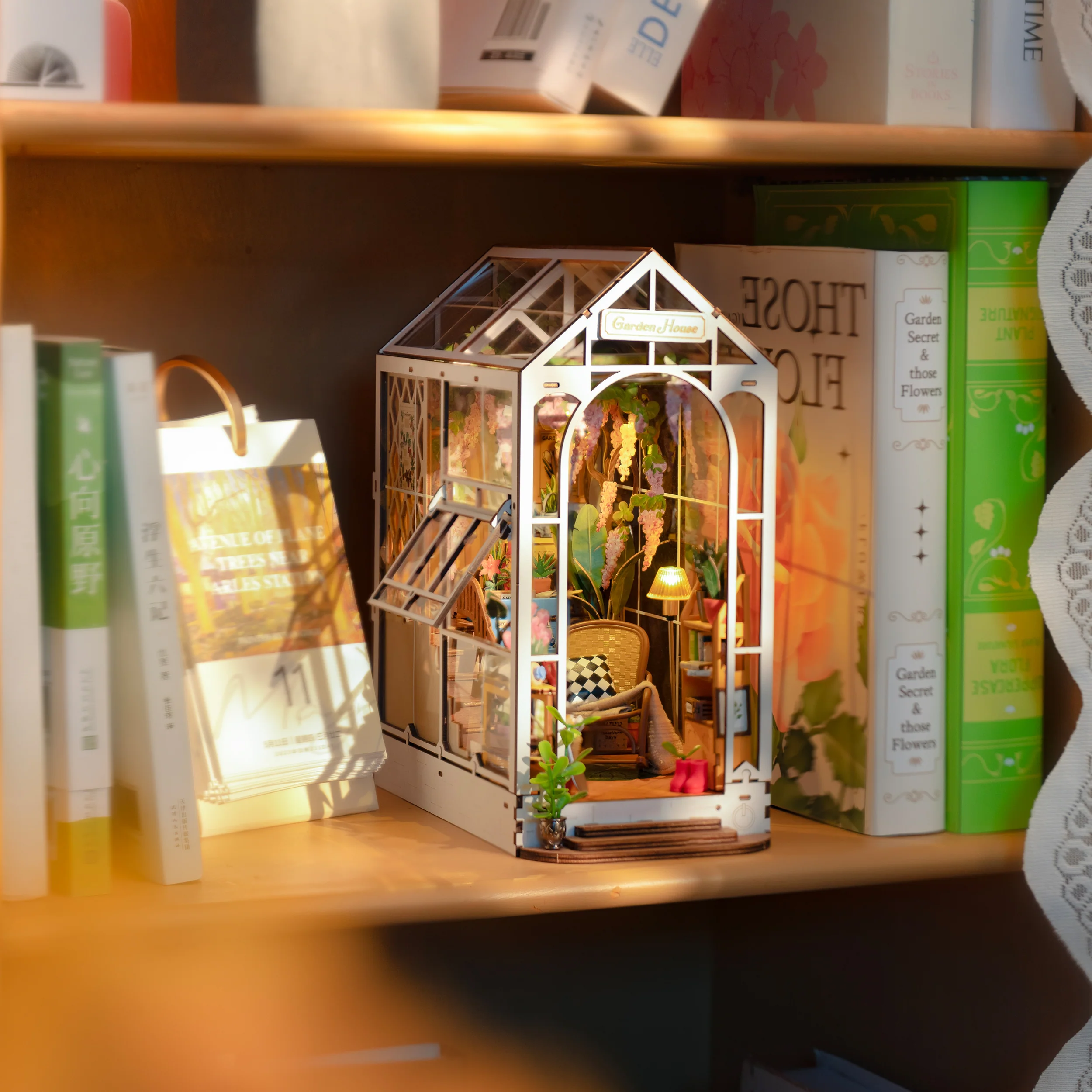 Robotime Book Nook Garden House TGB06 - Image 5