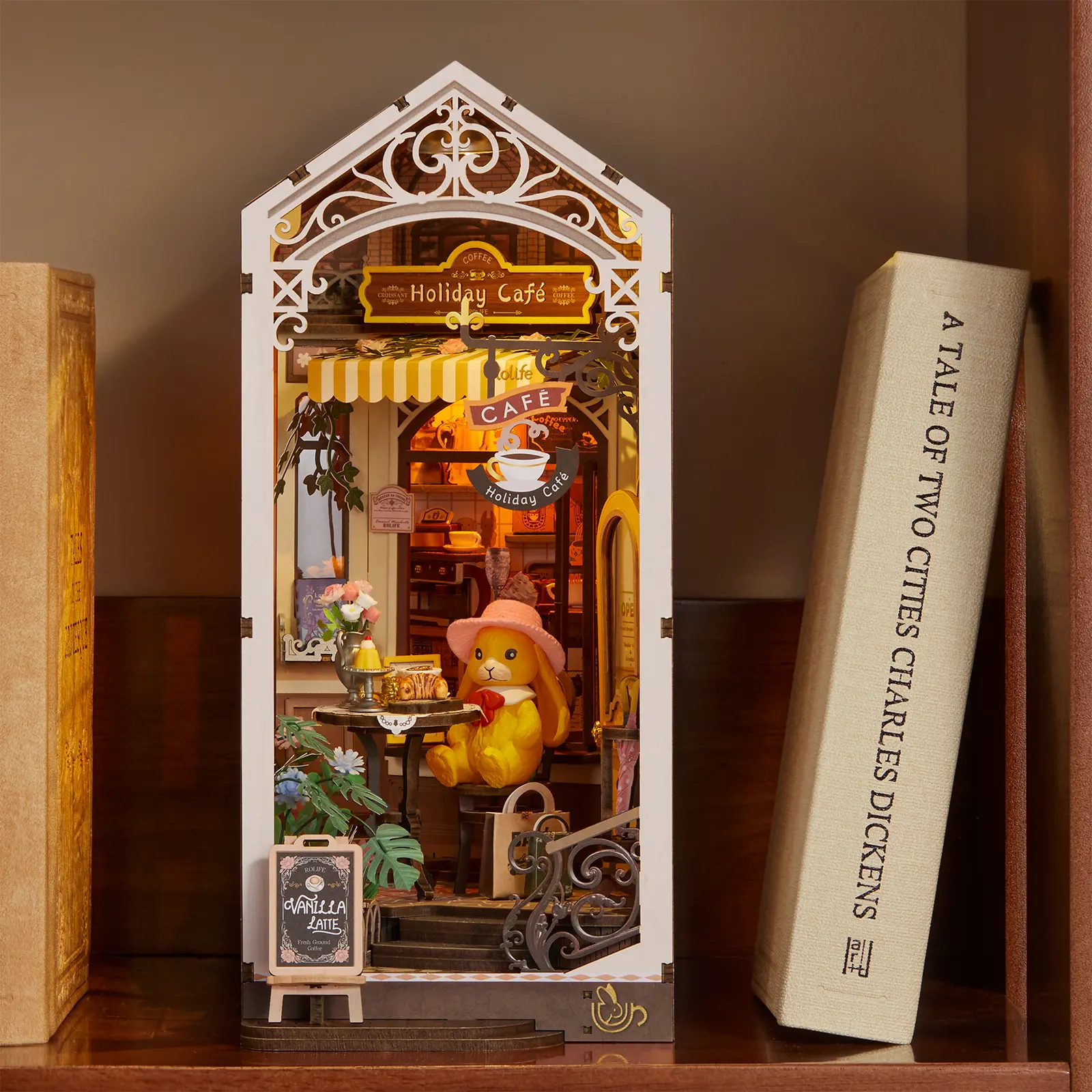 Robotime Book Nook Holiday Café TGB15 - Image 11