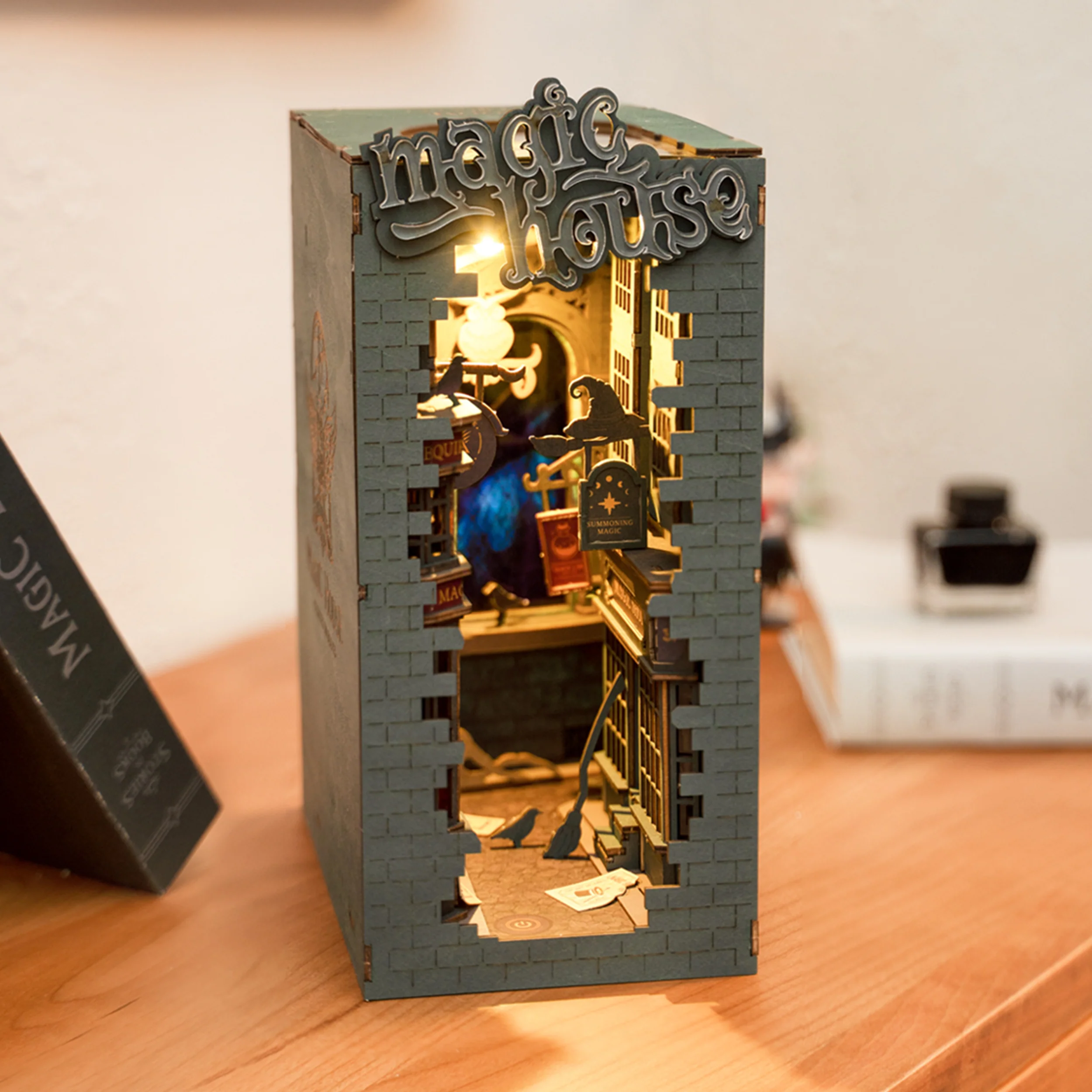 Robotime Book Nook Magic House TGB03 - Image 7
