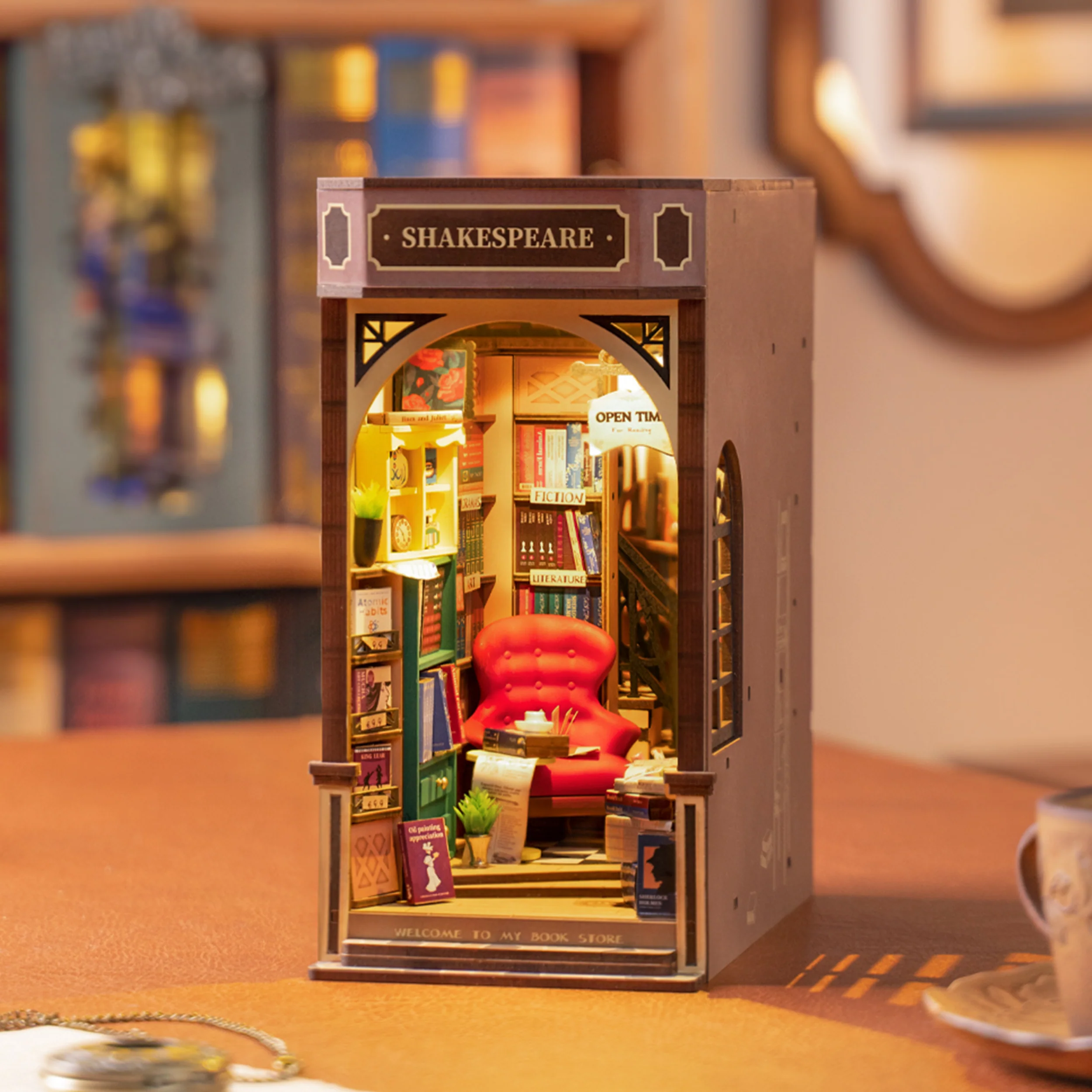 Robotime Book Nook Shakespeare's Bookstore TGB07 - Image 4