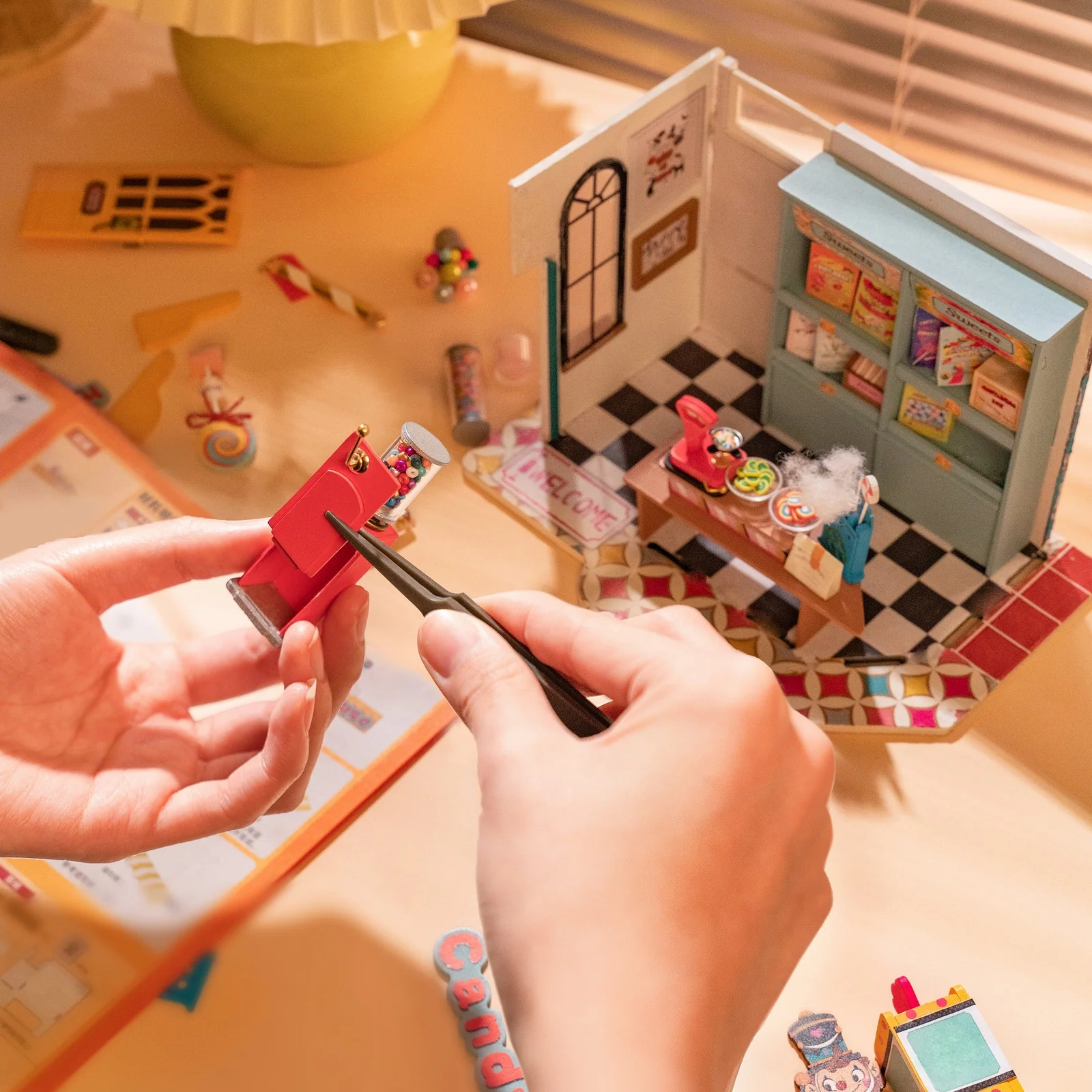 Robotime Rainbow Candy House DG158 - Image 4