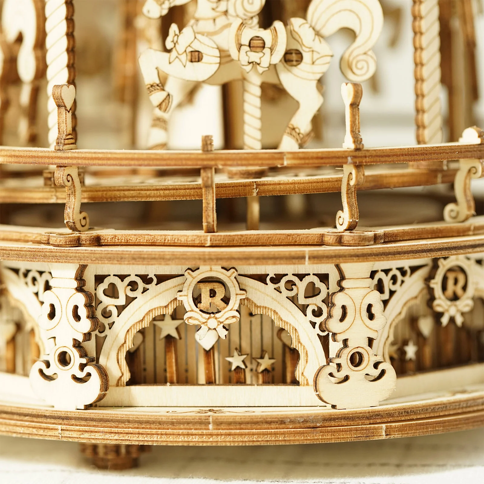 Robotime Romantic Carousel AMK62 - Image 5